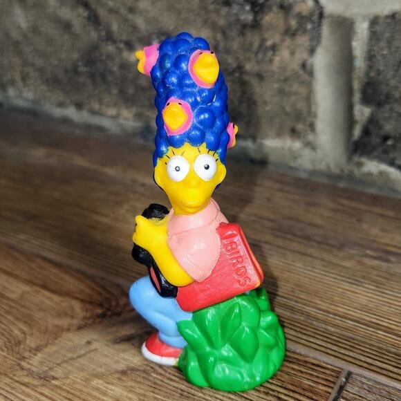 Marge Simpson Camping Figure 90s Burger King Vintage - Picture 1 of 4